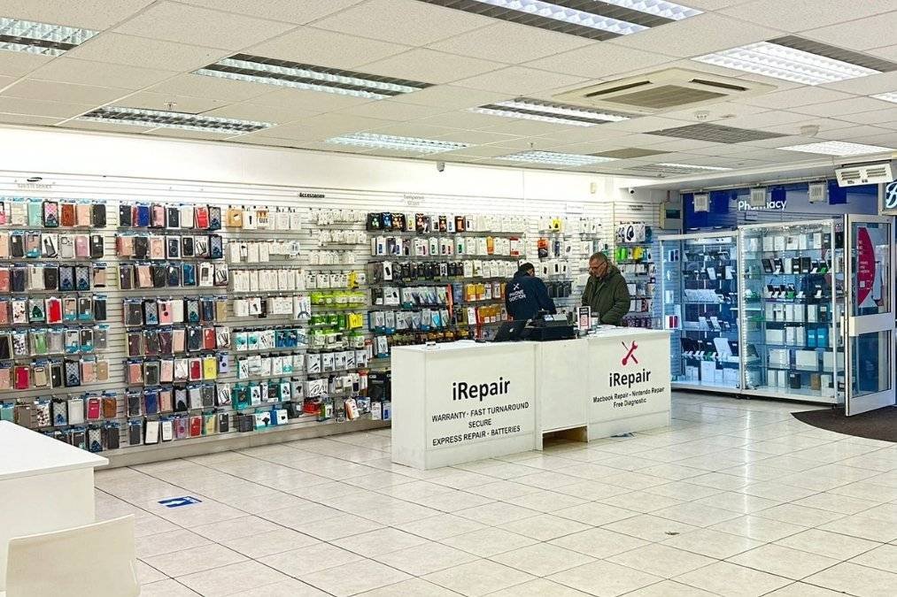 Home 22 Inside pic of iRepair Mobile basingstoke's outlet