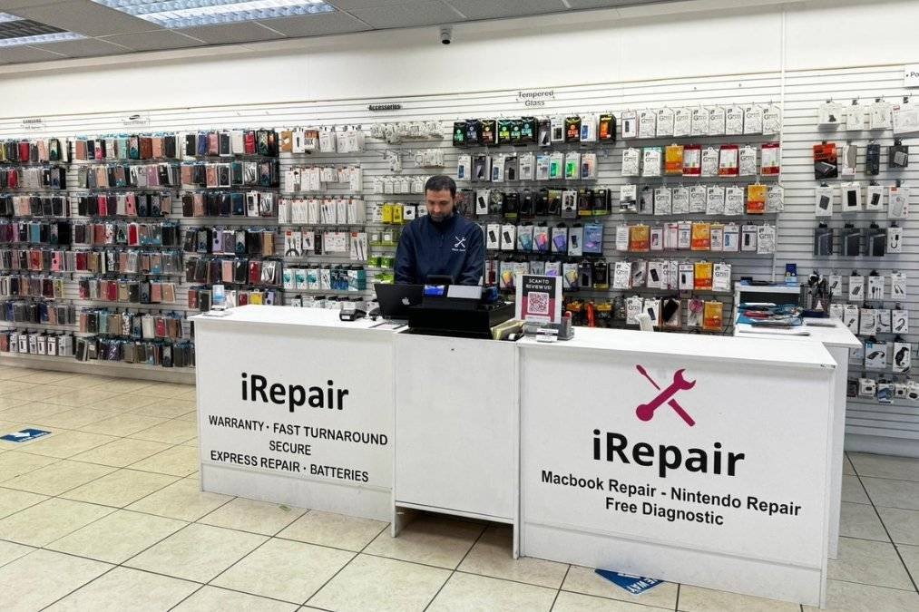 Home 21 Inside pic of iRepair Mobile basingstoke's outlet