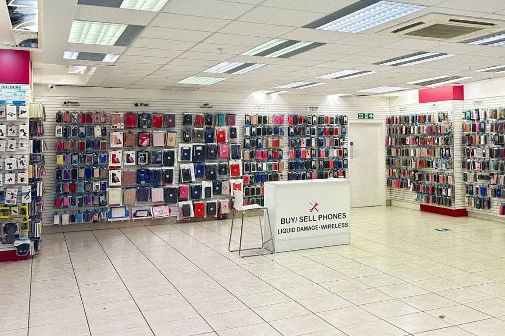 Home 20 Inside pic of iRepair Mobile basingstoke's outlet